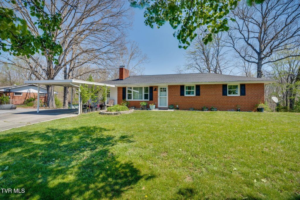 Photo of 444 Lenoir Road, Kingsport, TN 37660 (MLS # 9993609)
