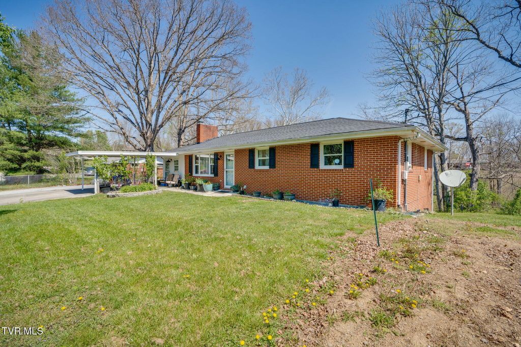 Photo of 444 Lenoir Road, Kingsport, TN 37660 (MLS # 9993609)