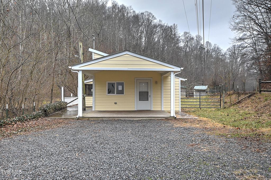 Photo of 189 Honeycutt Road, Rogersville, TN 37857 (MLS # 9990024)