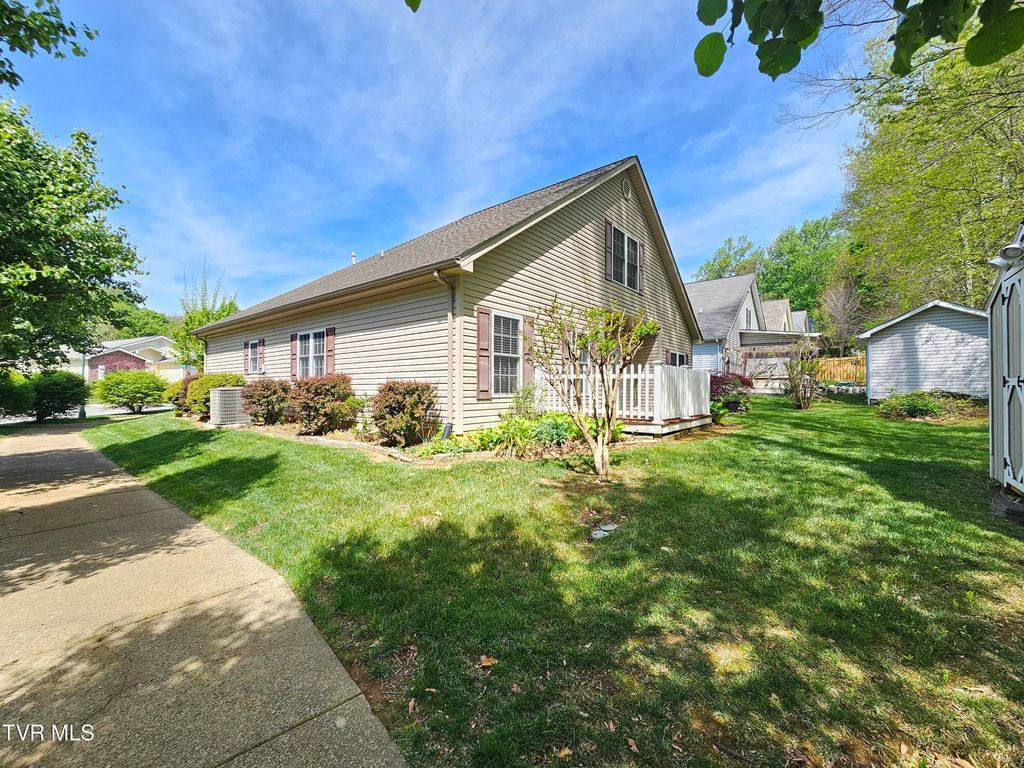 Photo of 22 Bedding Place, Johnson City, TN 37604 (MLS # 9994076)