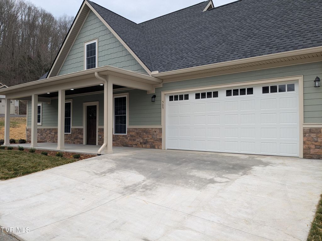 Photo of 505 Hickory Tree Pvt Drive, Kingsport, TN 37663 (MLS # 9990417)