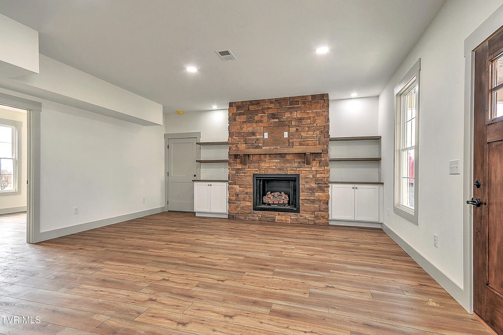 Photo of 505 Hickory Tree Pvt Drive, Kingsport, TN 37664 (MLS # 9990417)