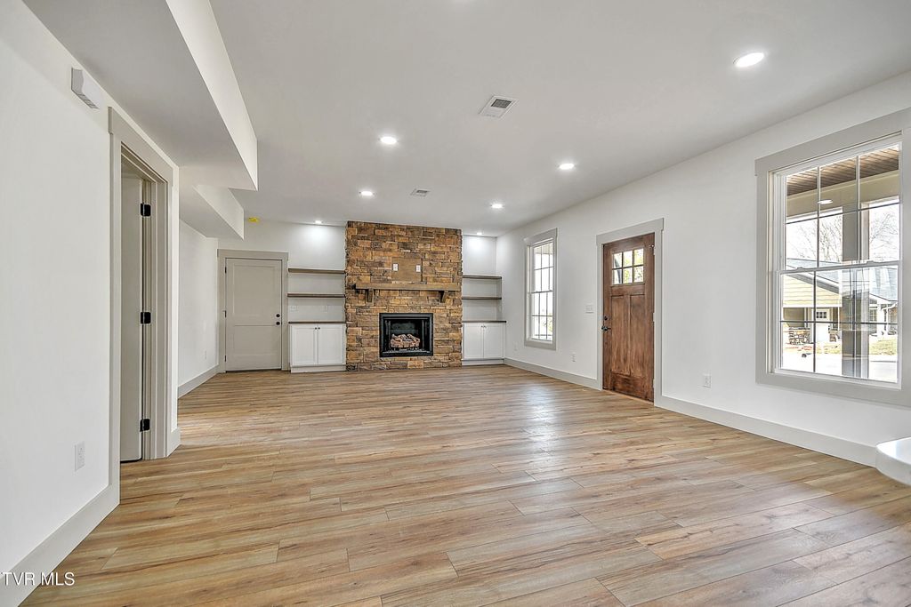 Photo of 505 Hickory Tree Pvt Drive, Kingsport, TN 37664 (MLS # 9990417)