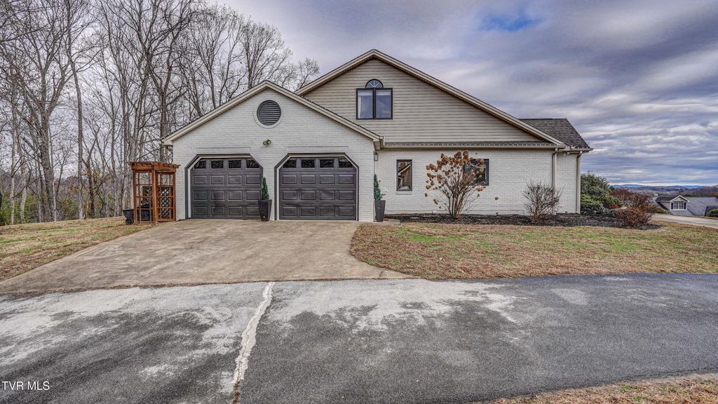 Photo of 1018 Laurelwood Drive, Kingsport, TN 37660 (MLS # 9988810)