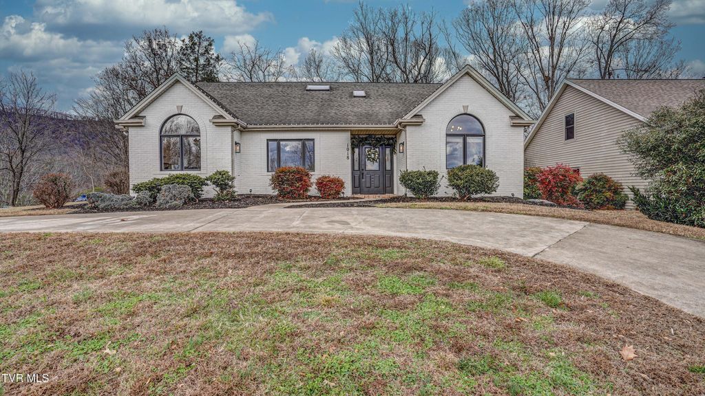 Photo of 1018 Laurelwood Drive, Kingsport, TN 37660 (MLS # 9988810)