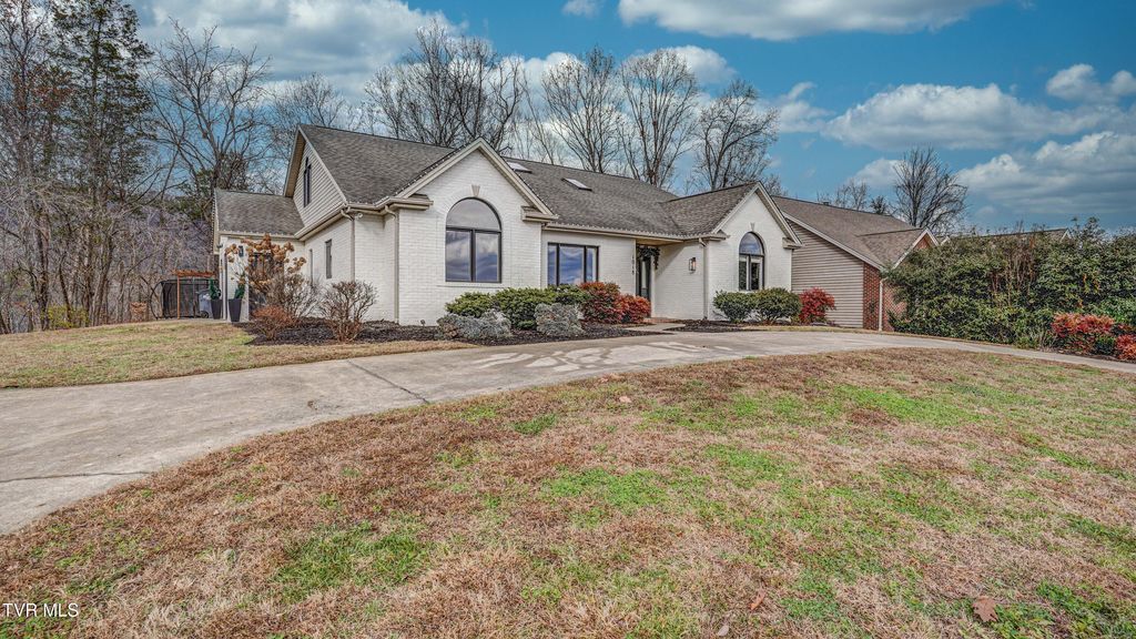 Photo of 1018 Laurelwood Drive, Kingsport, TN 37660 (MLS # 9988810)