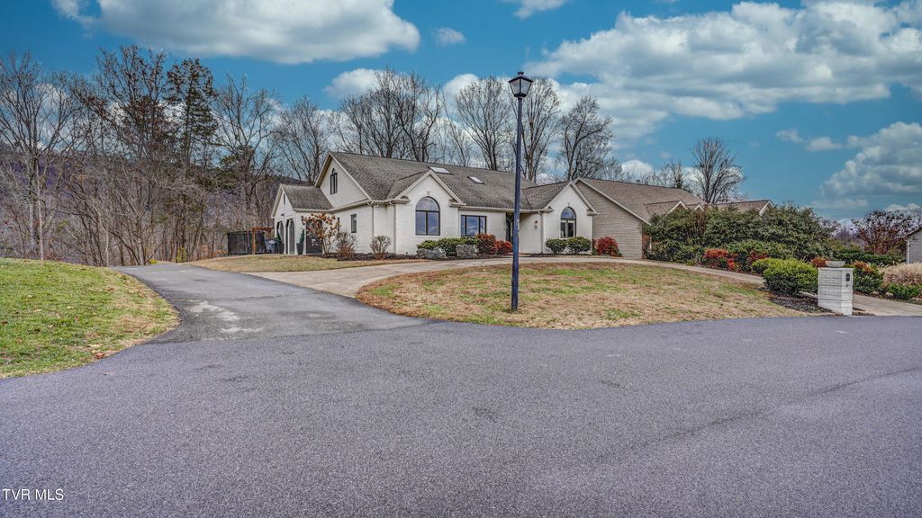 Photo of 1018 Laurelwood Drive, Kingsport, TN 37660 (MLS # 9988810)