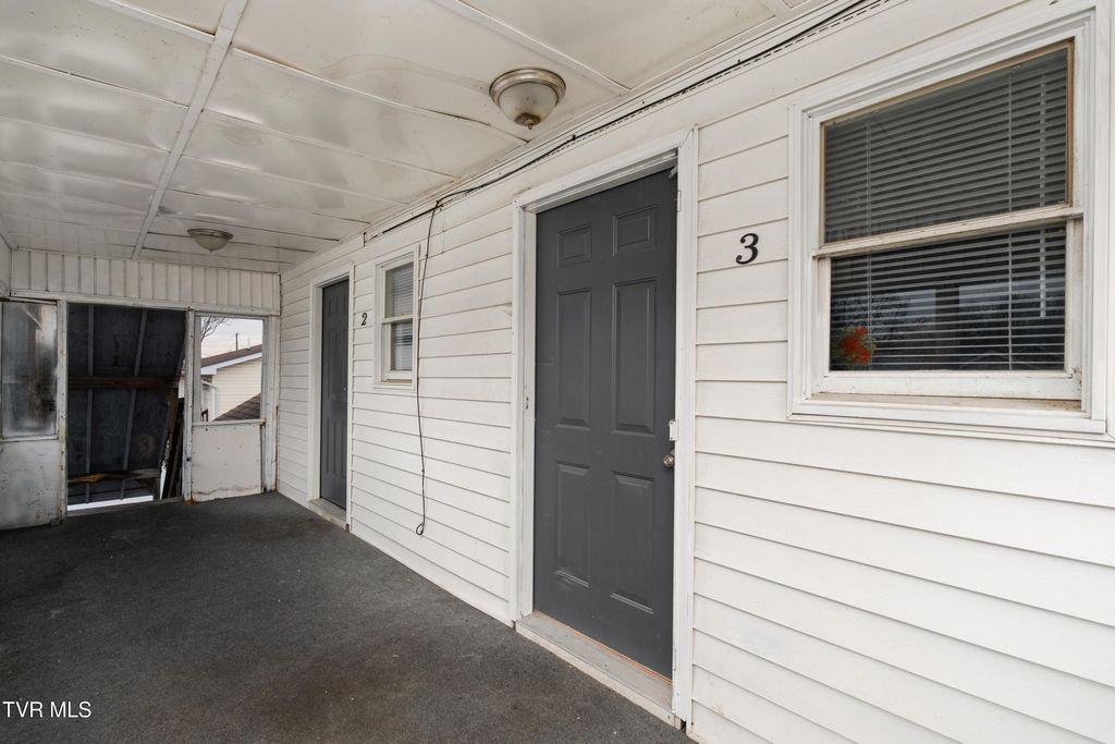 Photo of 601 Fairview Avenue #3, Kingsport, TN 37660 (MLS # 9990147)