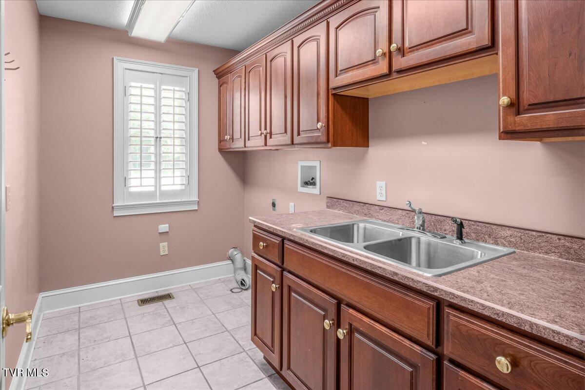 121 Queensgate, Bristol, Tennessee image 17