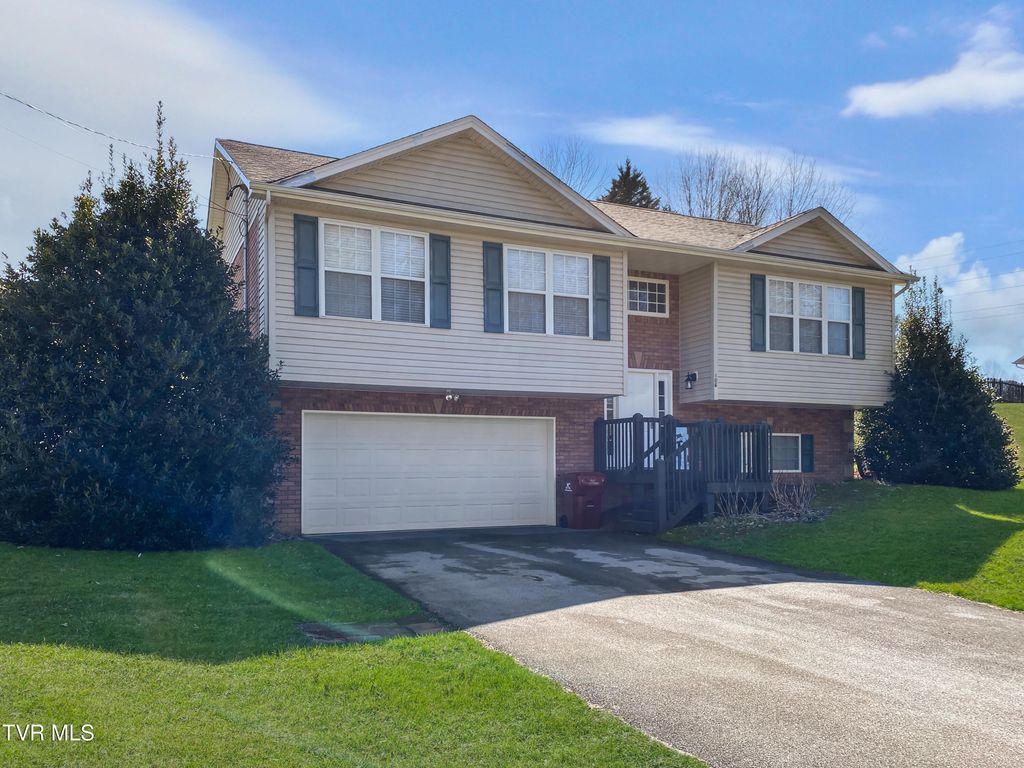 Photo of 106 Sunset Circle, Jonesborough, TN 37659 (MLS # 9991780)