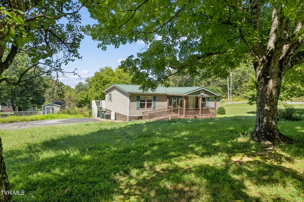 Photo of 195 Hensley Loop, Jonesborough, TN 37659 (MLS # 10000049)