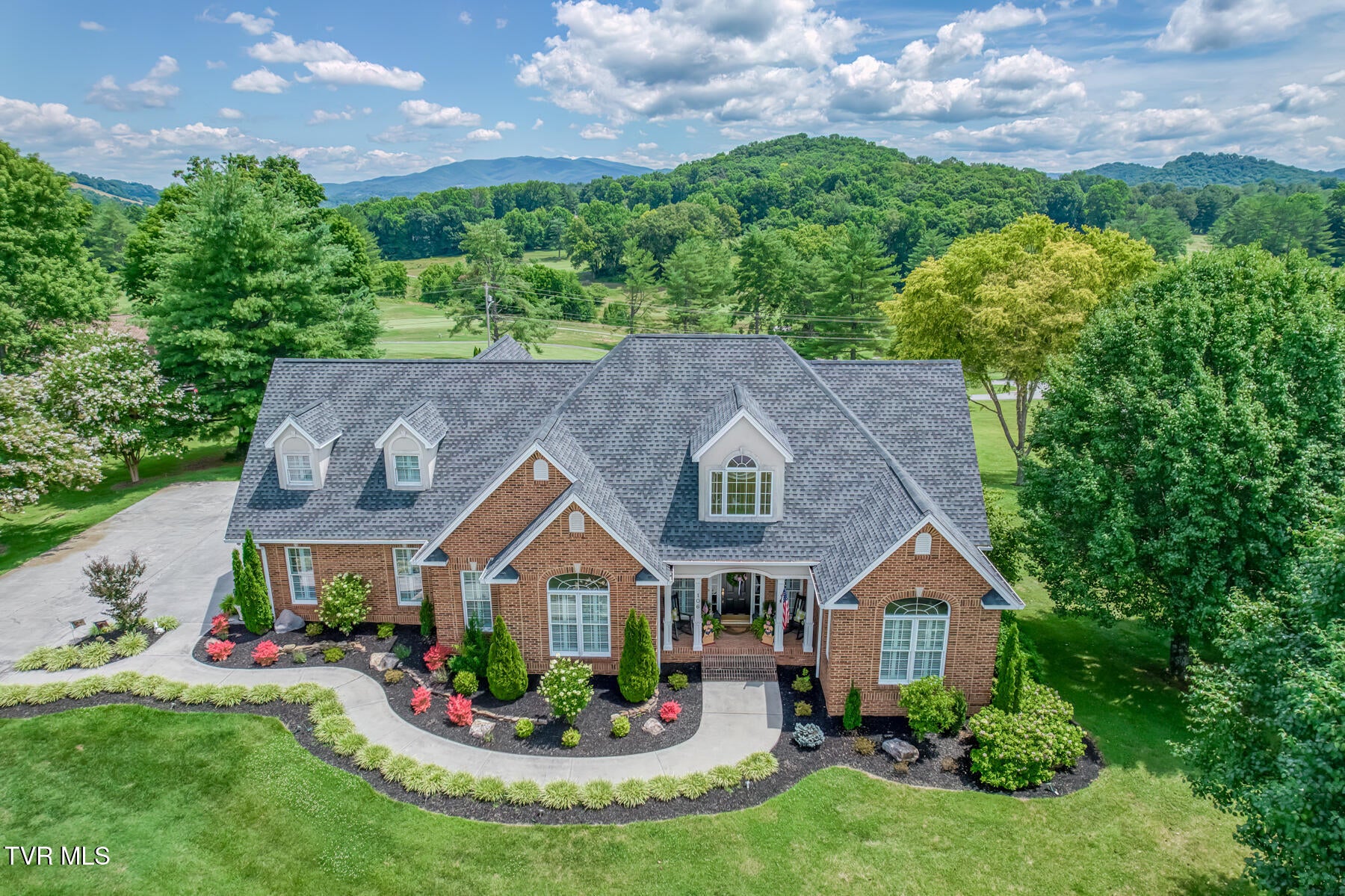 106 Wedgewood Circle