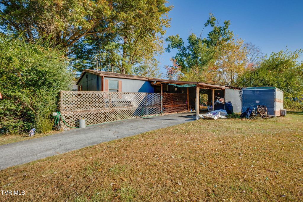 Photo of 123 Starlight Drive, Elizabethton, TN 37643 (MLS # 9987634)