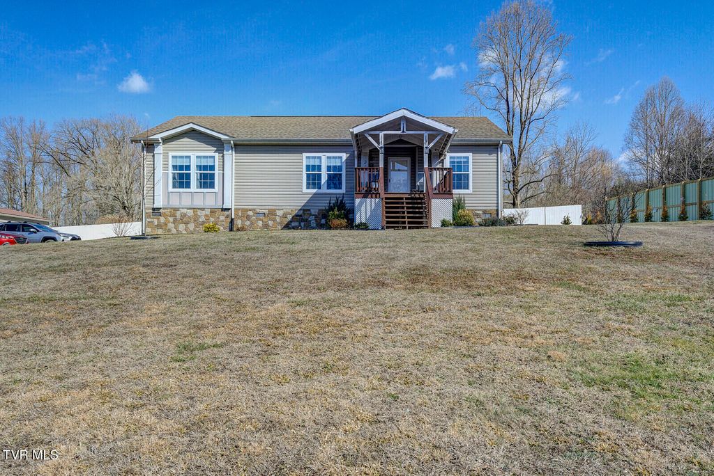 Photo of 214 Mount Crest Drive, Johnson City, TN 37601 (MLS # 9990900)