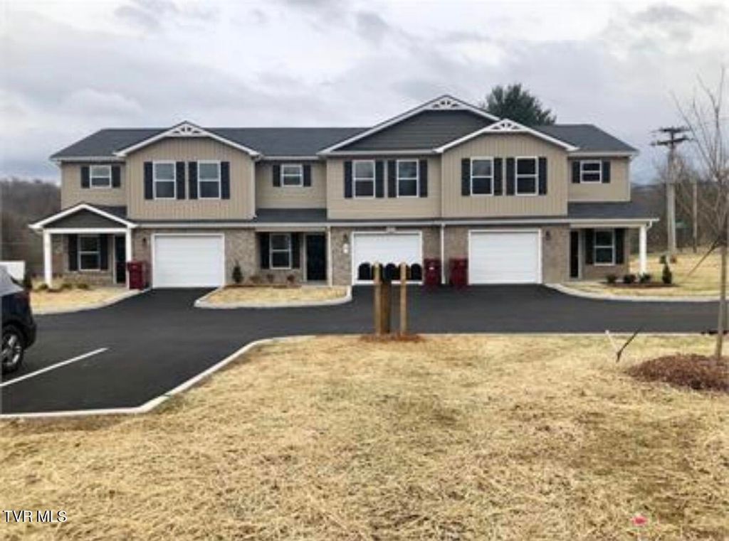 Photo of 2229 Greenwood Drive, Johnson City, TN 37604 (MLS # 9992522)