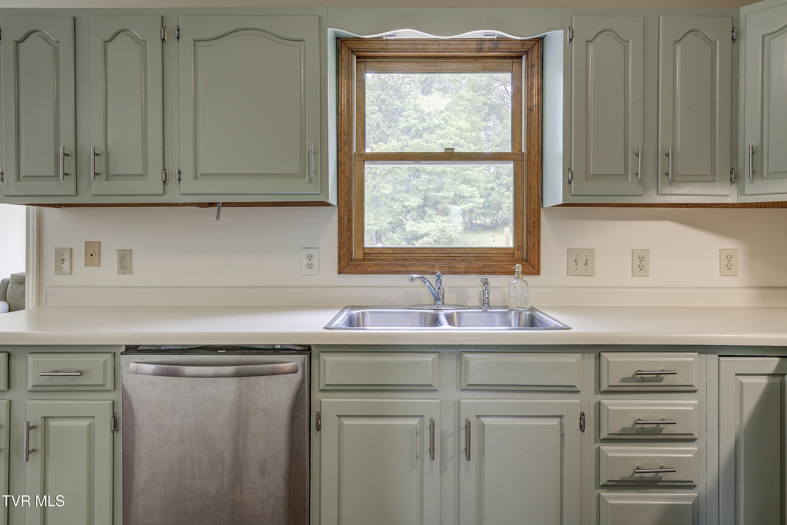 715 Powder Branch Road, Elizabethton, Tennessee image 20
