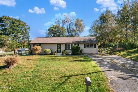 Photo of 102 Tanglewood Drive, Bristol, TN 37620 (MLS # 10002471)