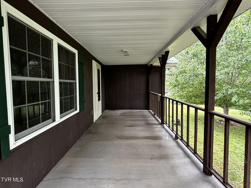Photo of 212 Md Dugger Road, Elizabethton, TN 37643 (MLS # 9996977)