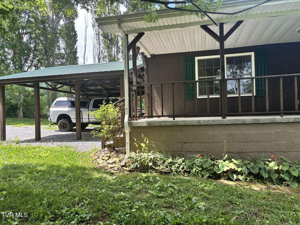 Photo of 212 Md Dugger Road, Elizabethton, TN 37643 (MLS # 9996977)