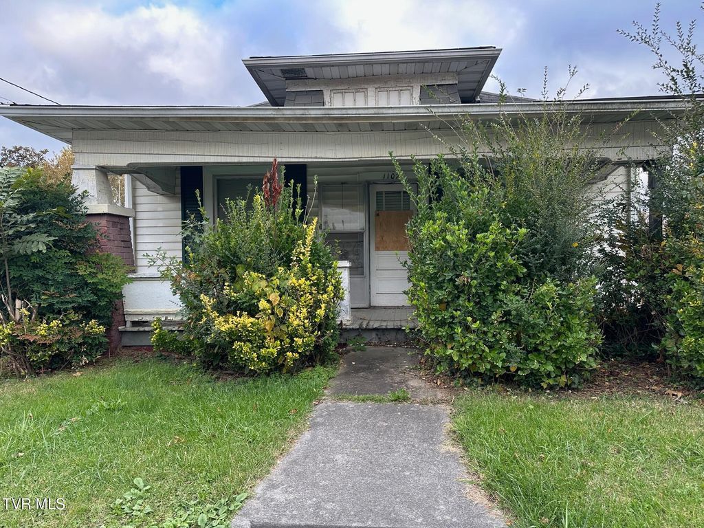 Photo of 1102 Main Street, Johnson City, TN 37601 (MLS # 9987967)