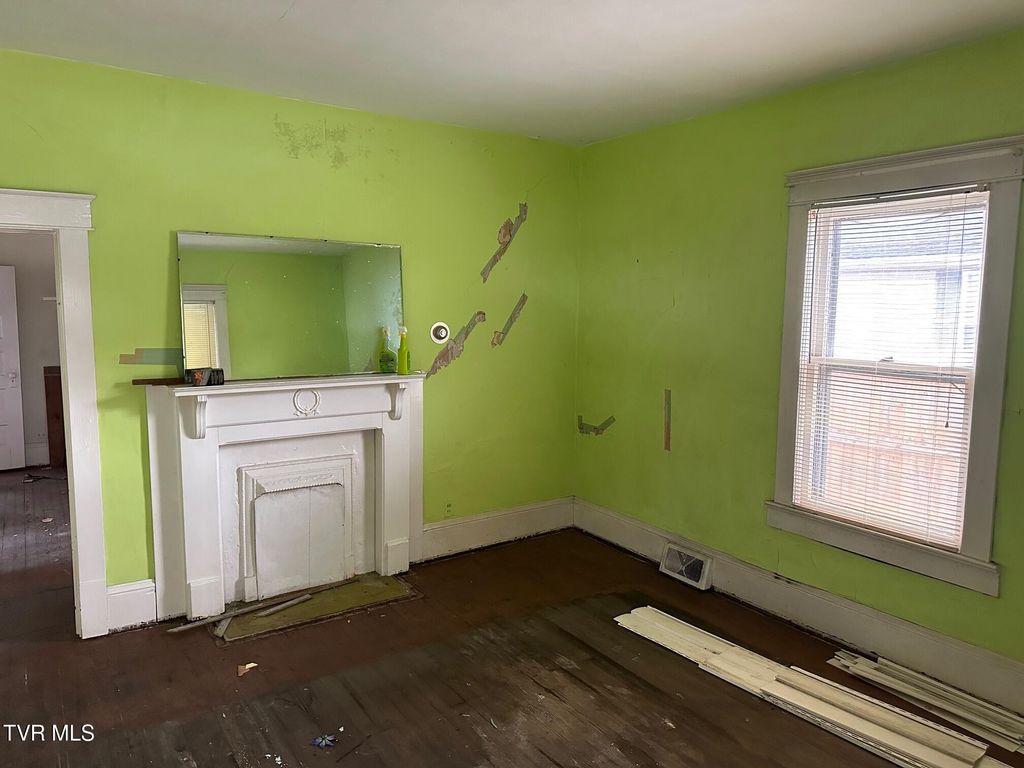 Photo of 1102 Main Street, Johnson City, TN 37601 (MLS # 9987967)