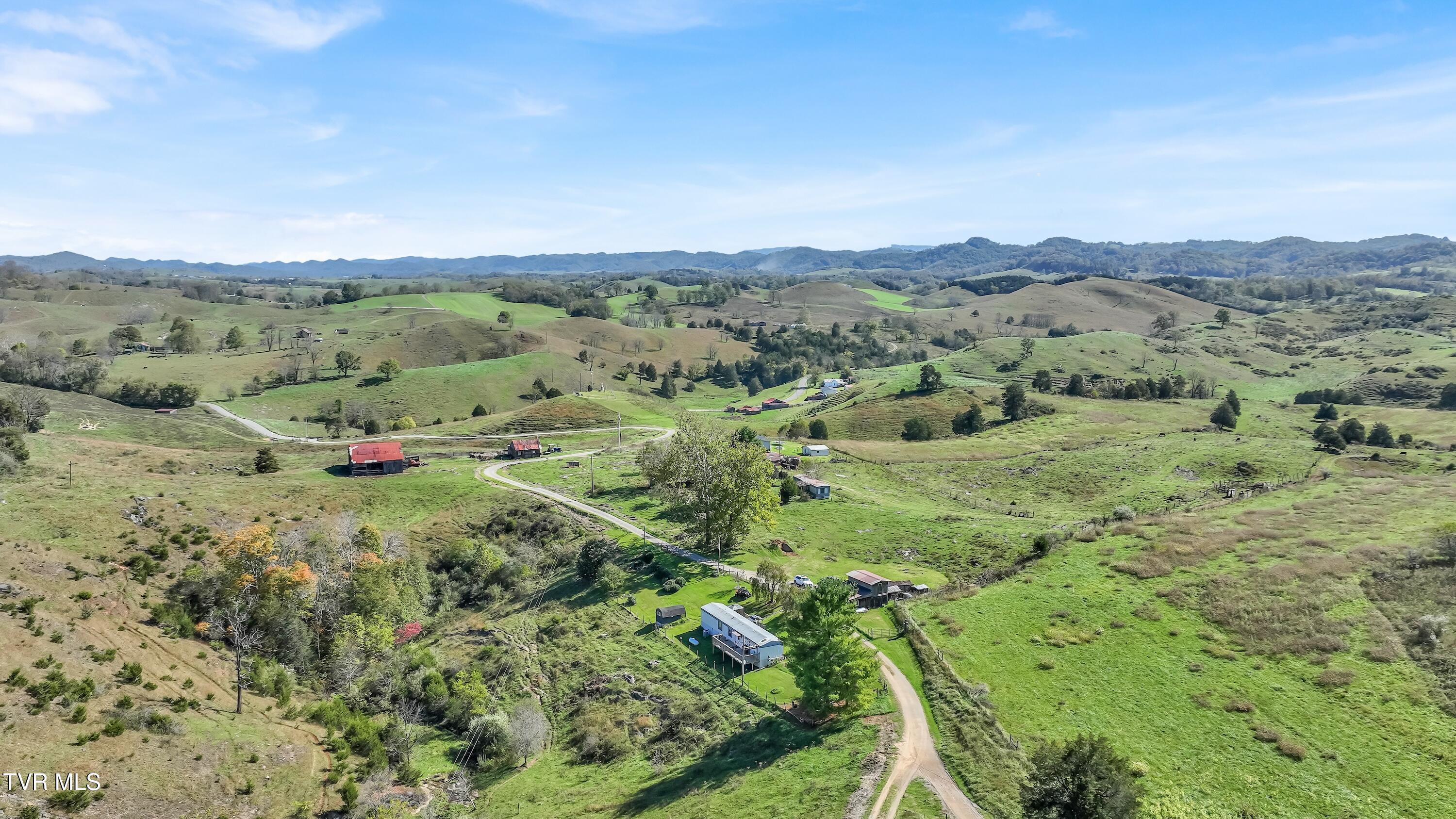 141 Pumplog Hollow, Castlewood, Virginia image 6