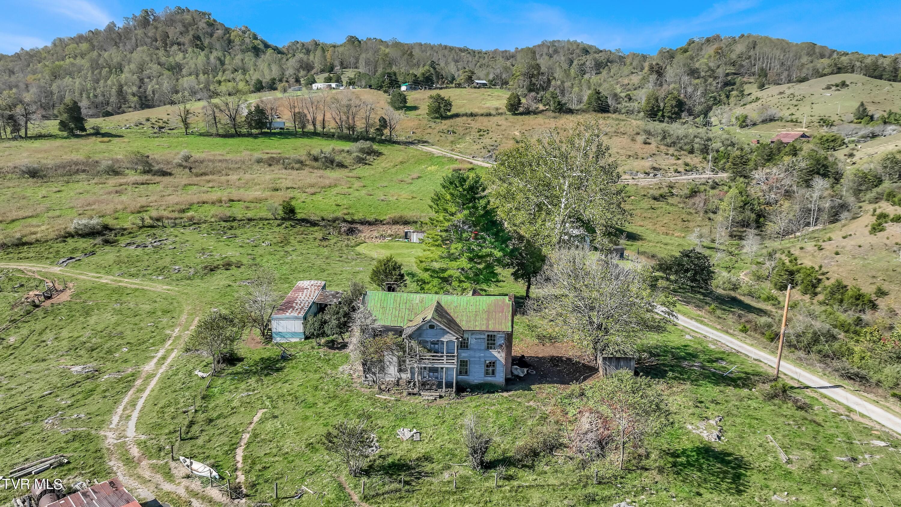 141 Pumplog Hollow, Castlewood, Virginia image 15