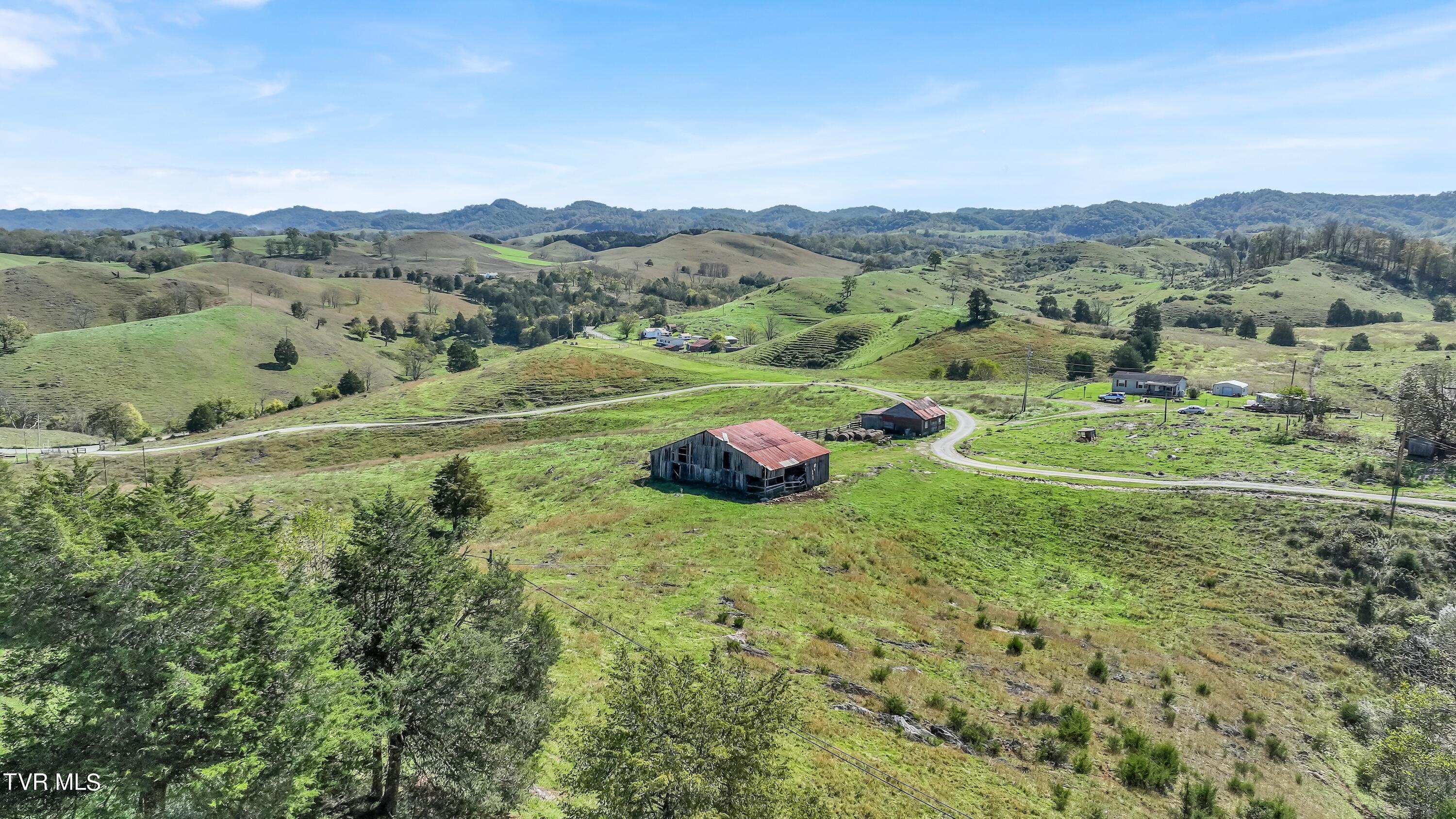 141 Pumplog Hollow, Castlewood, Virginia image 8