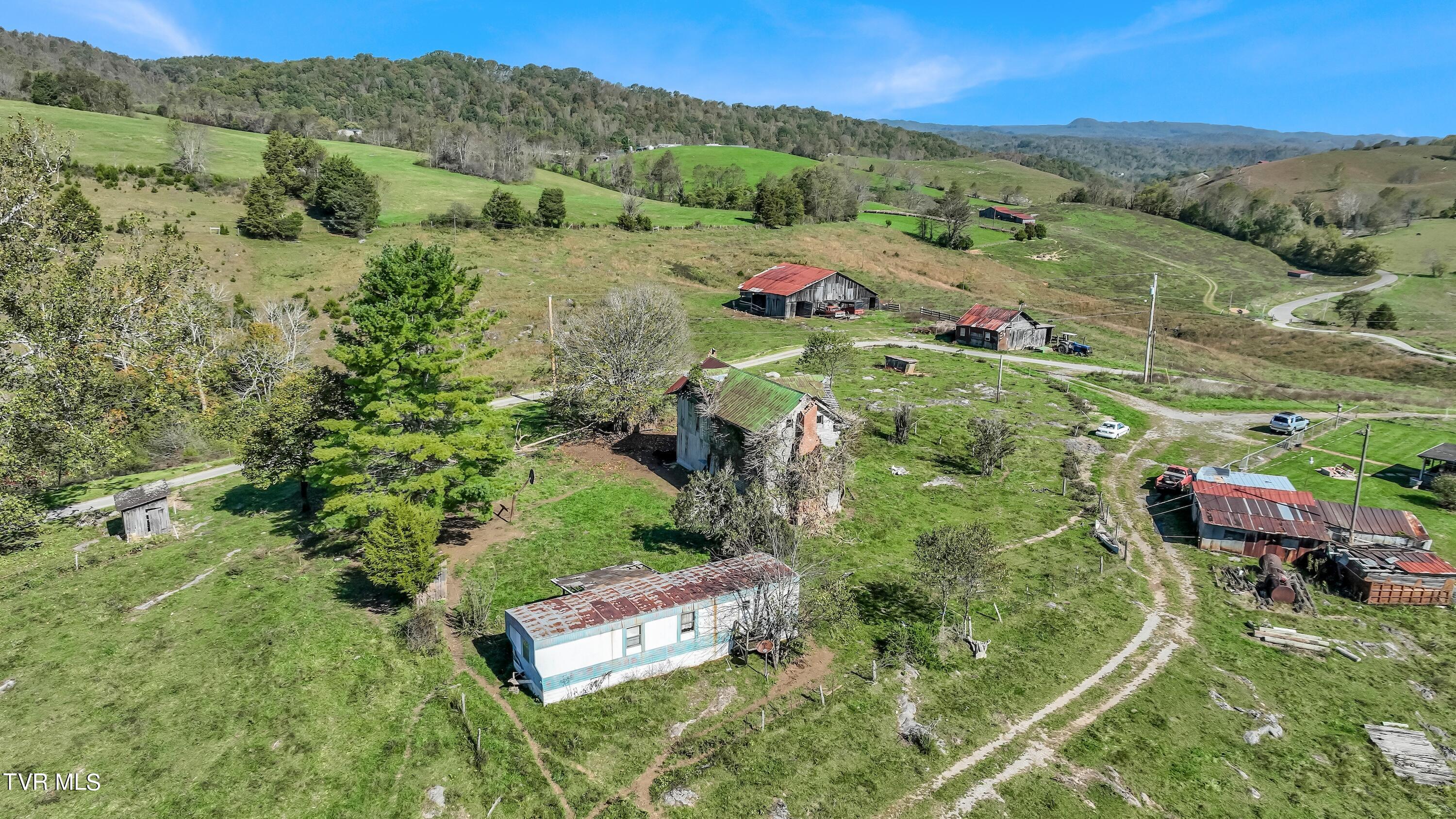 141 Pumplog Hollow, Castlewood, Virginia image 14
