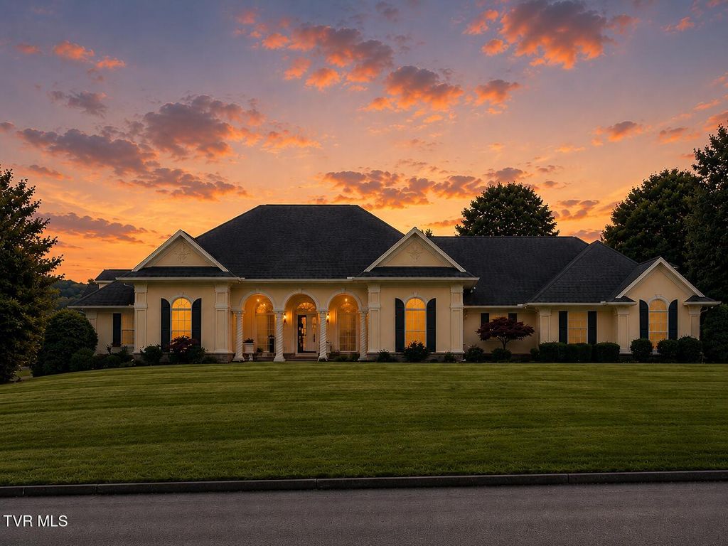 Photo of 1128 Keeview Drive, Johnson City, TN 37615 (MLS # 9996955)