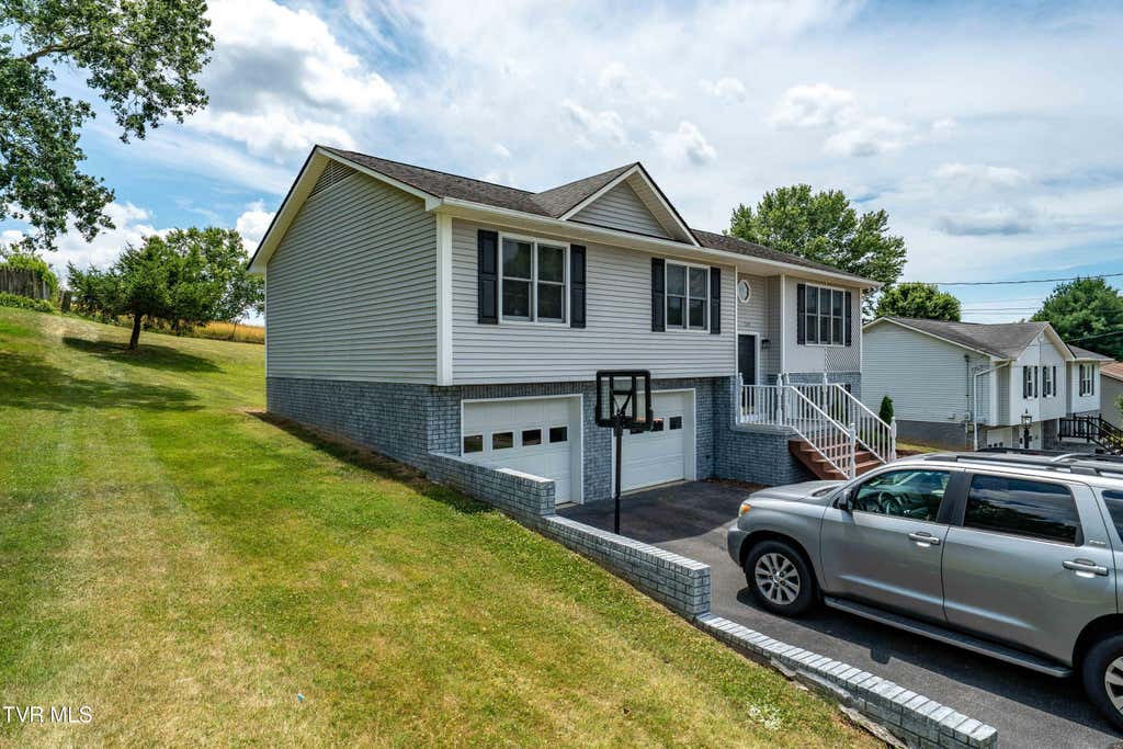 Photo of 105 Millstone Drive, Johnson City, TN 37615 (MLS # 9996869)