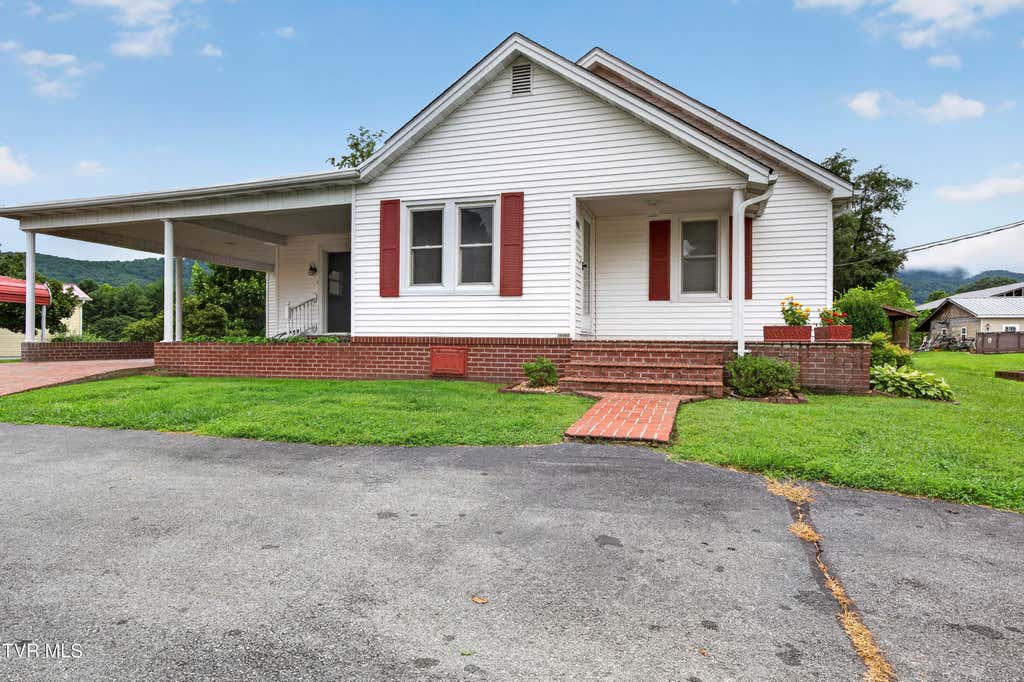 Photo of 31198 Nova Drive, Damascus, VA 24236 (MLS # 9999249)