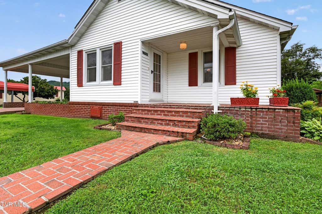 Photo of 31198 Nova Drive, Damascus, VA 24236 (MLS # 9999249)