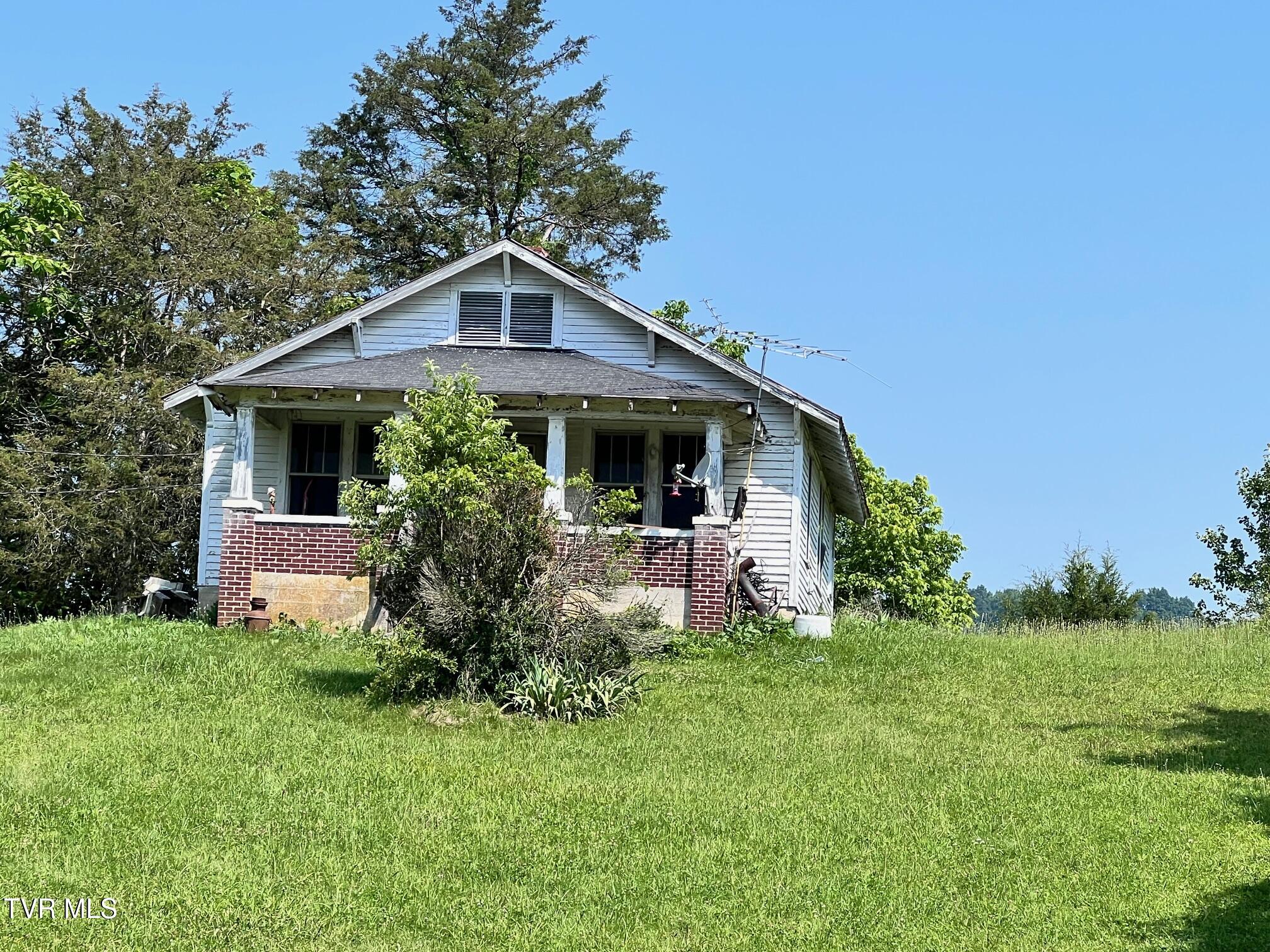 2995 Hwy 131, Thorn Hill, Tennessee image 2