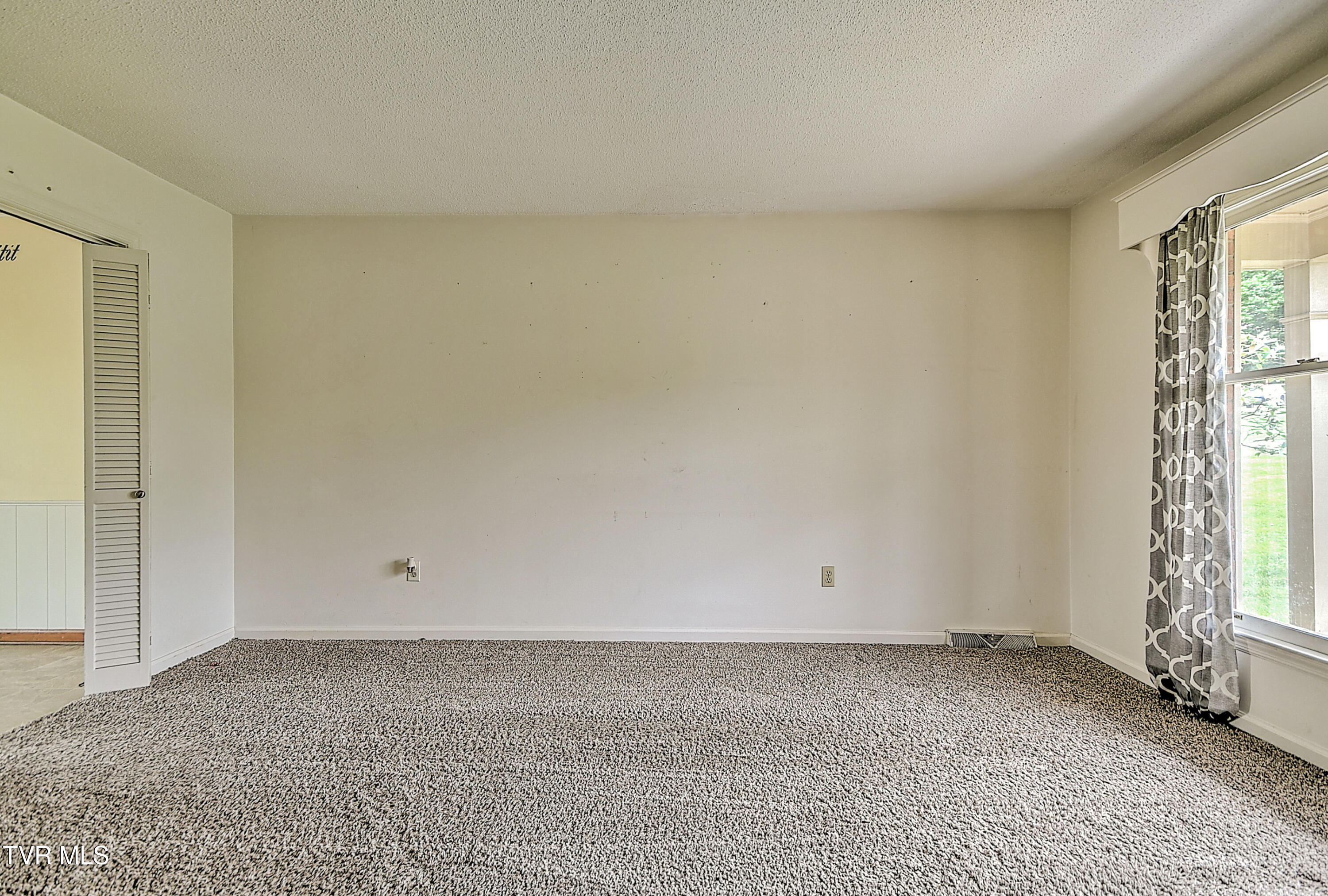 389 Heritage Drive, Bristol, Virginia image 4