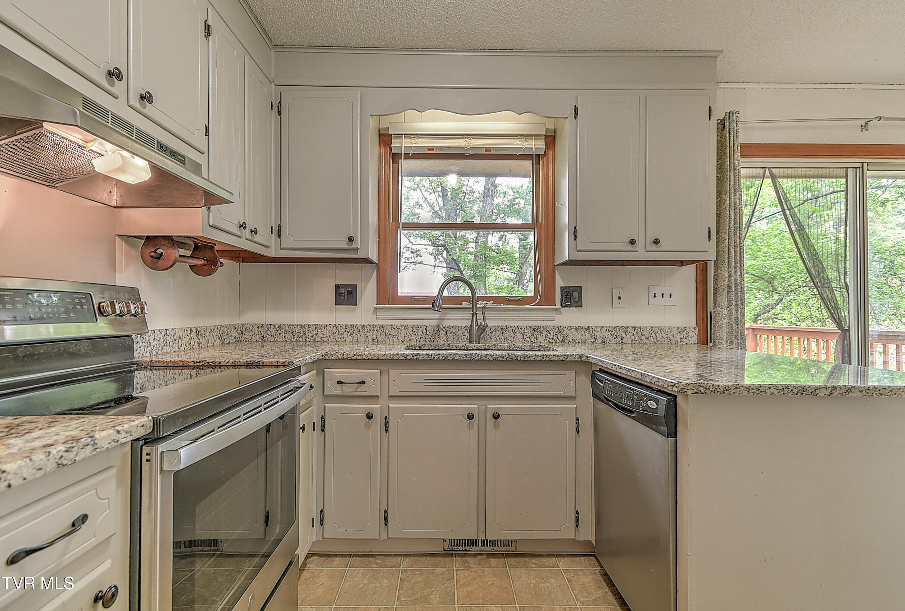 389 Heritage Drive, Bristol, Virginia image 13