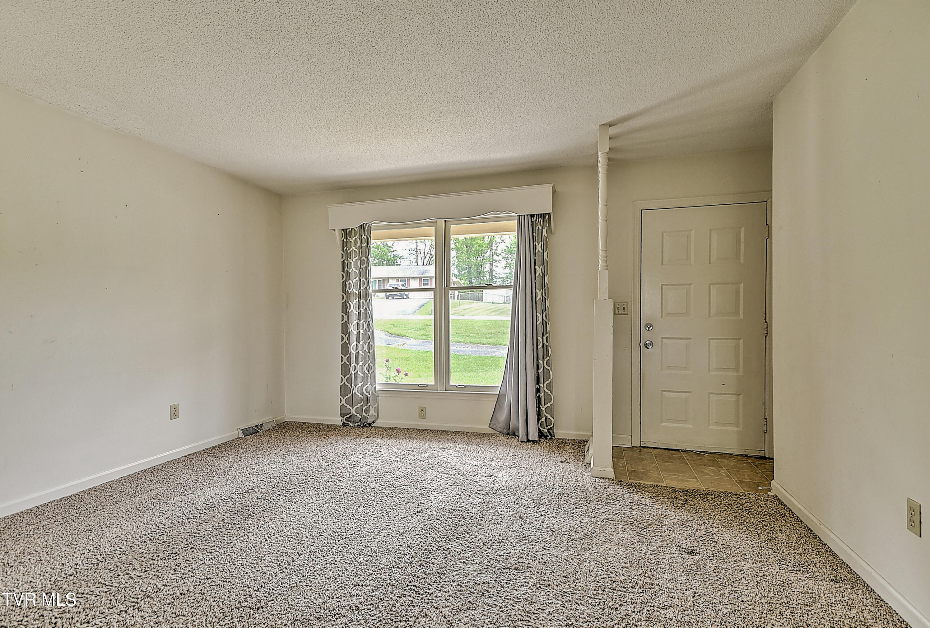 389 Heritage Drive, Bristol, Virginia image 8