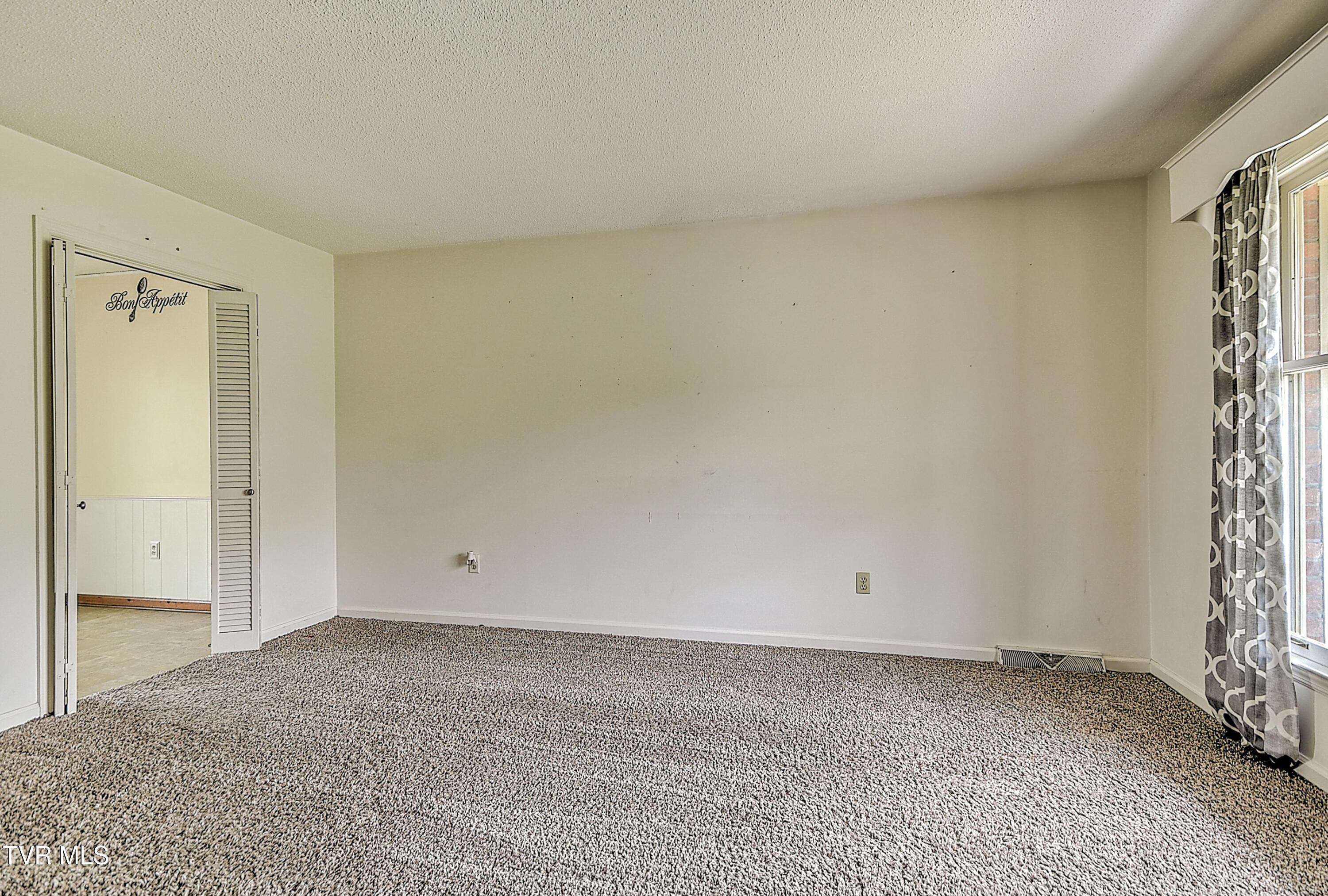 389 Heritage Drive, Bristol, Virginia image 5