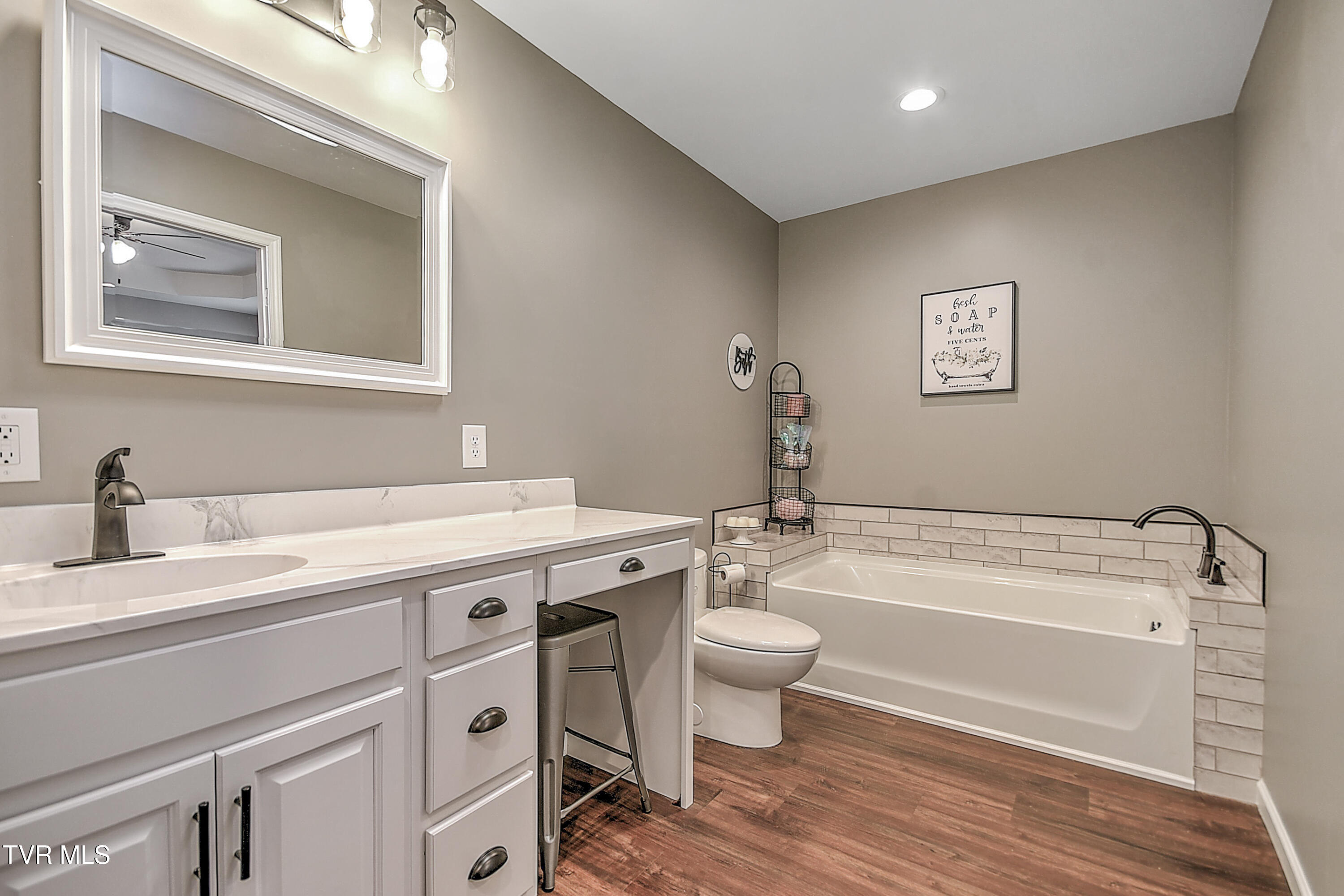 221 Thistle Drive, Bluff City, Tennessee image 32