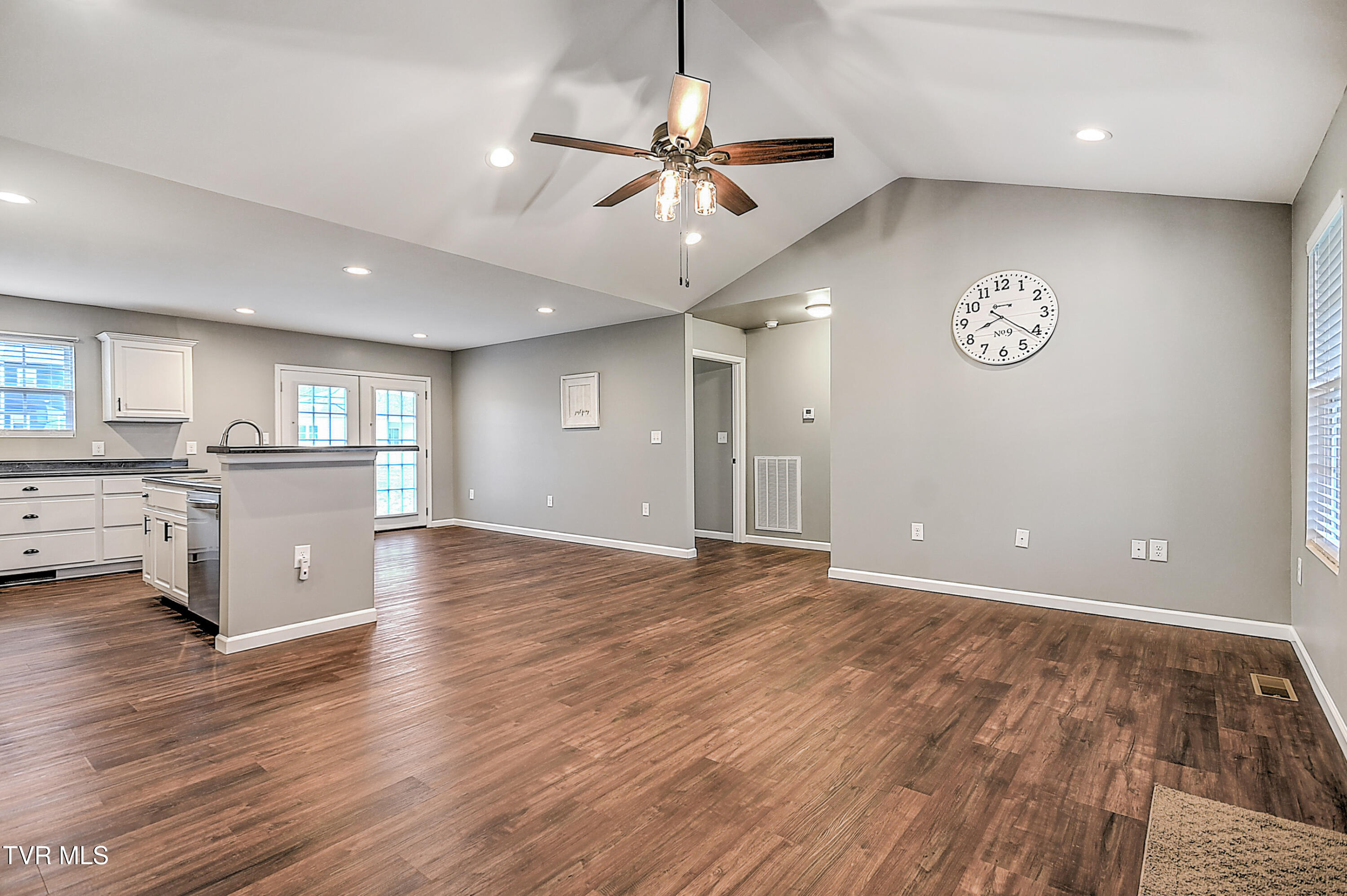221 Thistle Drive, Bluff City, Tennessee image 16
