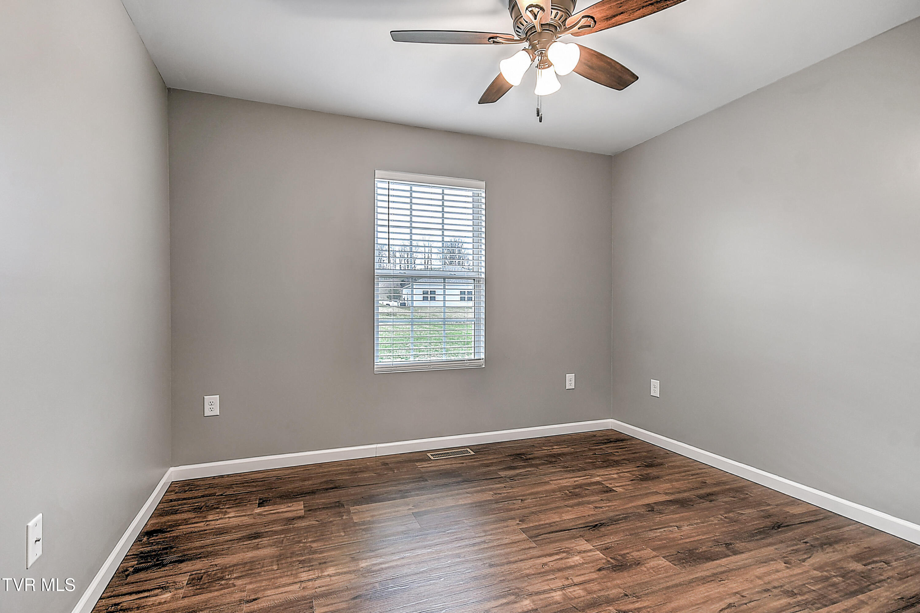 221 Thistle Drive, Bluff City, Tennessee image 35