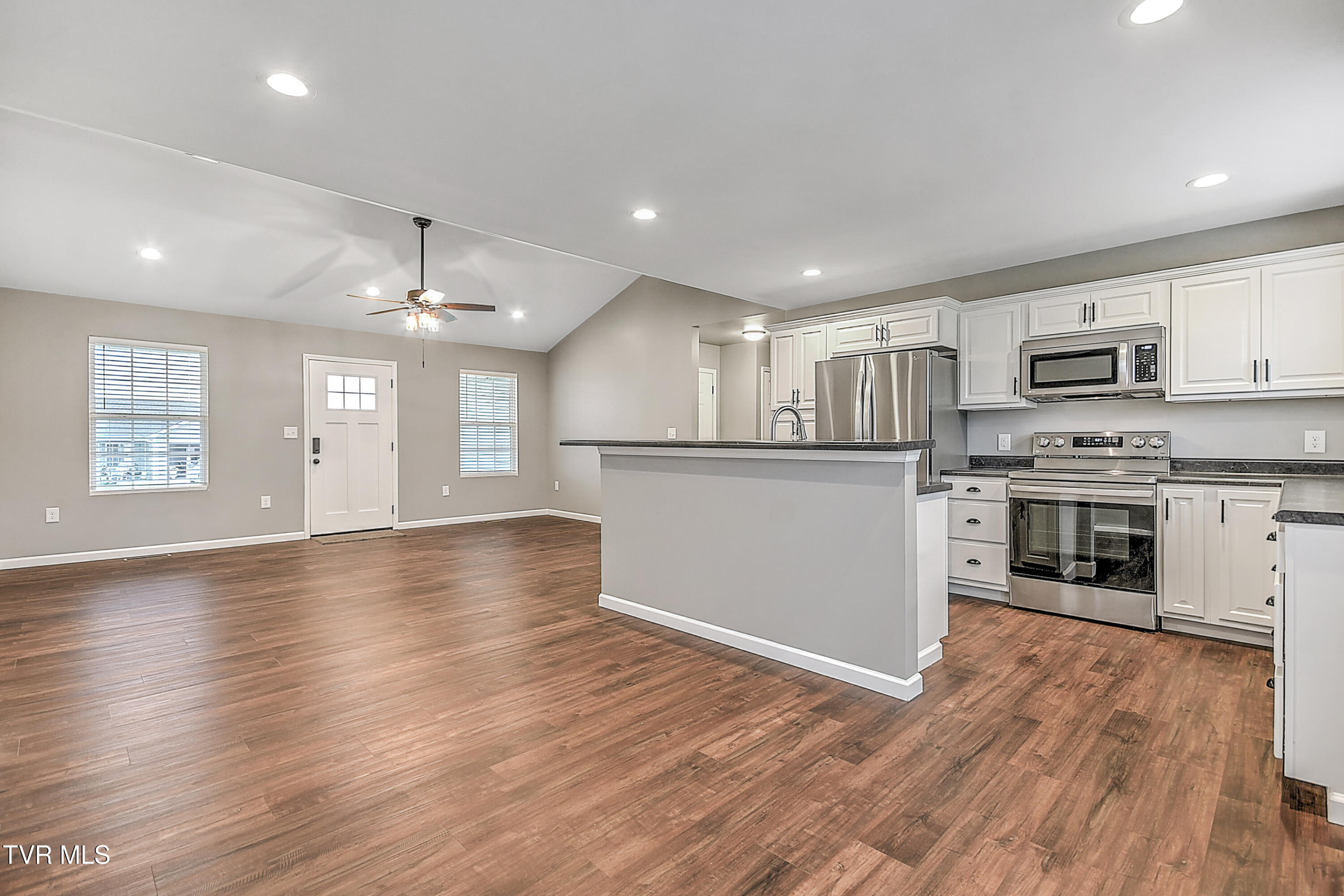 221 Thistle Drive, Bluff City, Tennessee image 9