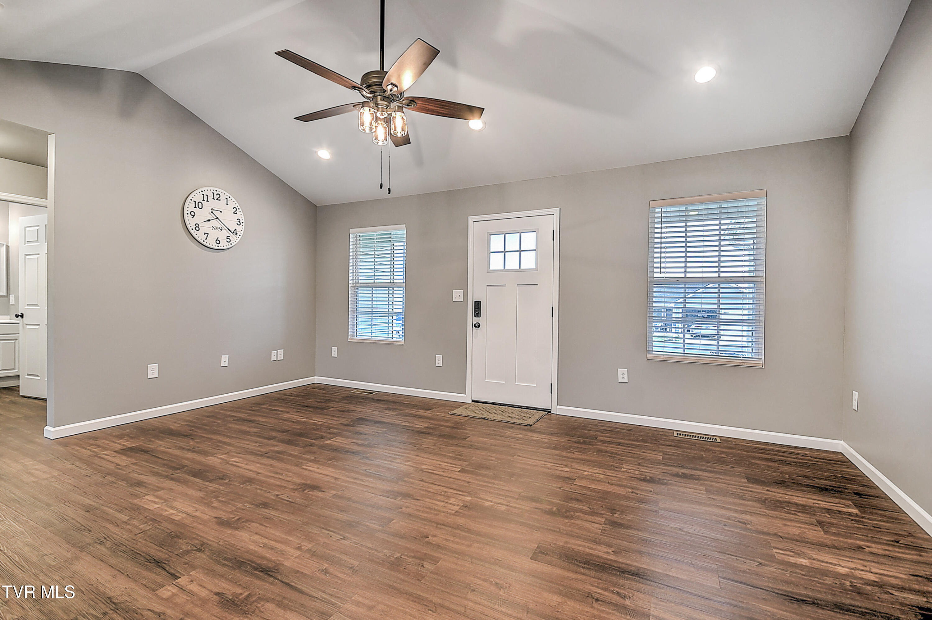 221 Thistle Drive, Bluff City, Tennessee image 8