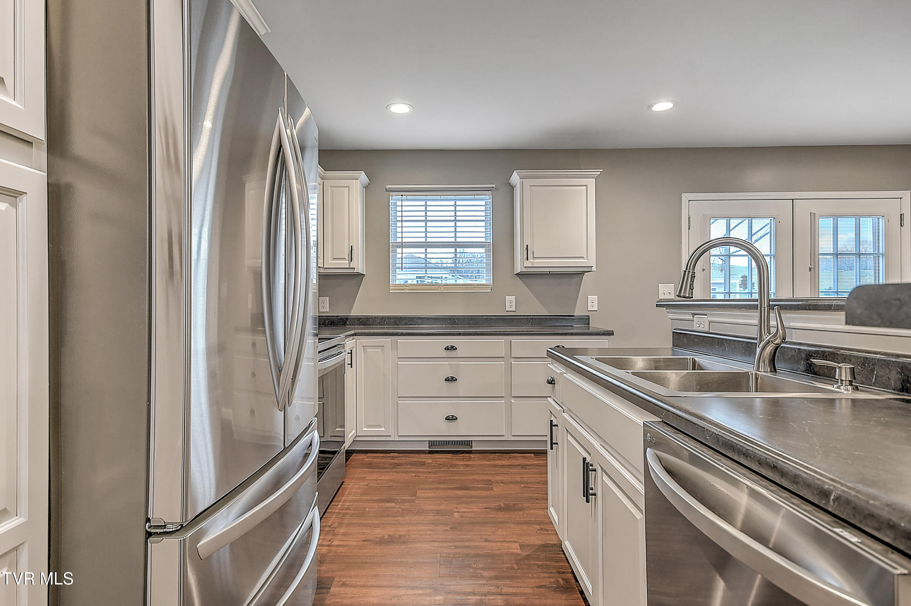 221 Thistle Drive, Bluff City, Tennessee image 30