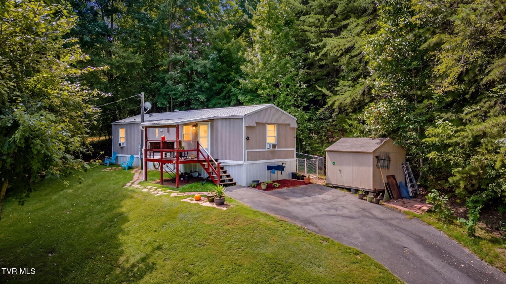 Photo of 178 Sarah Annie Drive, Johnson City, TN 37601 (MLS # 10000931)