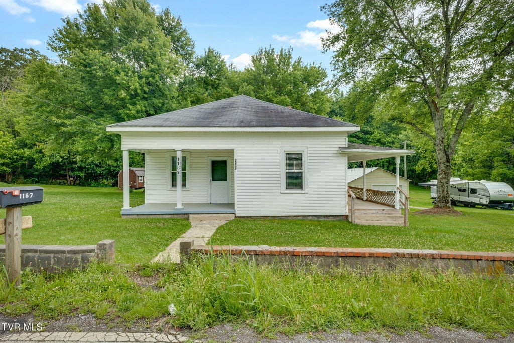 Photo of 1167 Bloomingdale Pike, Kingsport, TN 37660 (MLS # 9996308)