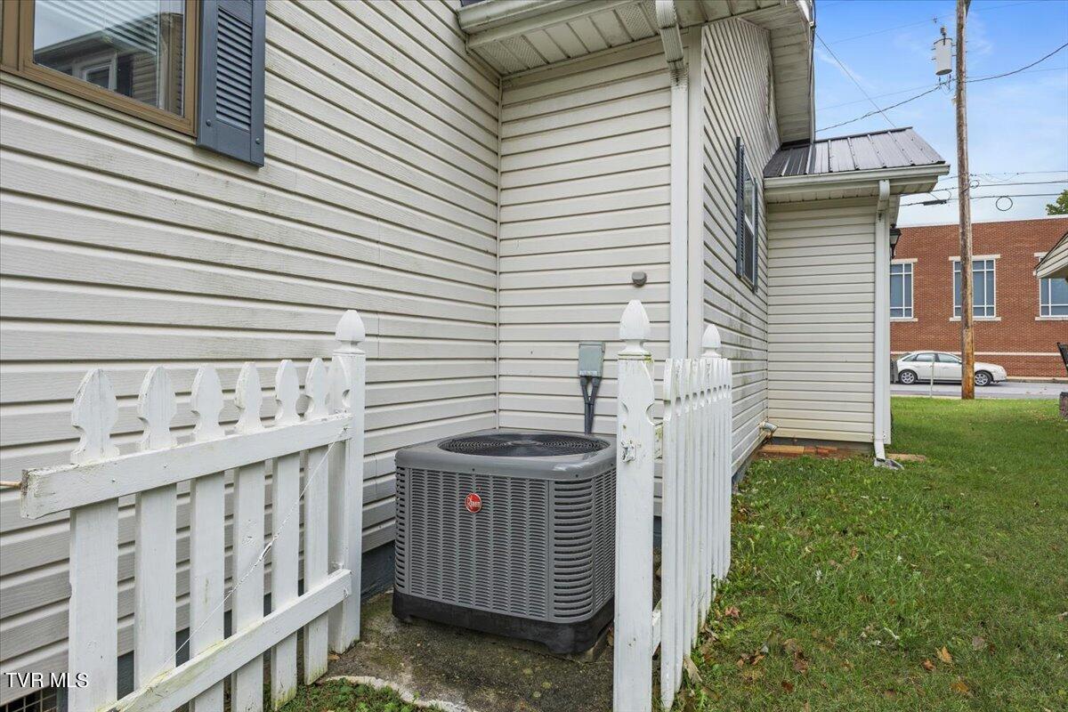 1312 Happy Valley Street, Elizabethton, Tennessee image 31