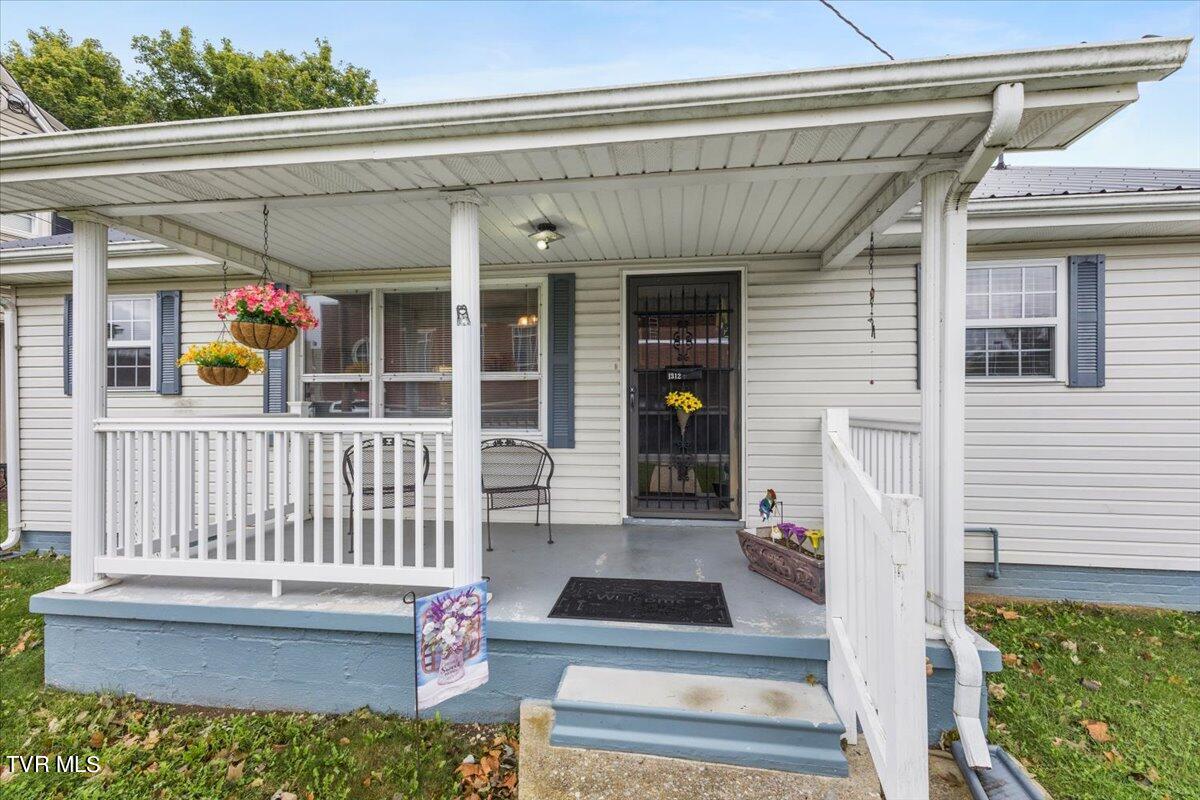 1312 Happy Valley Street, Elizabethton, Tennessee image 3