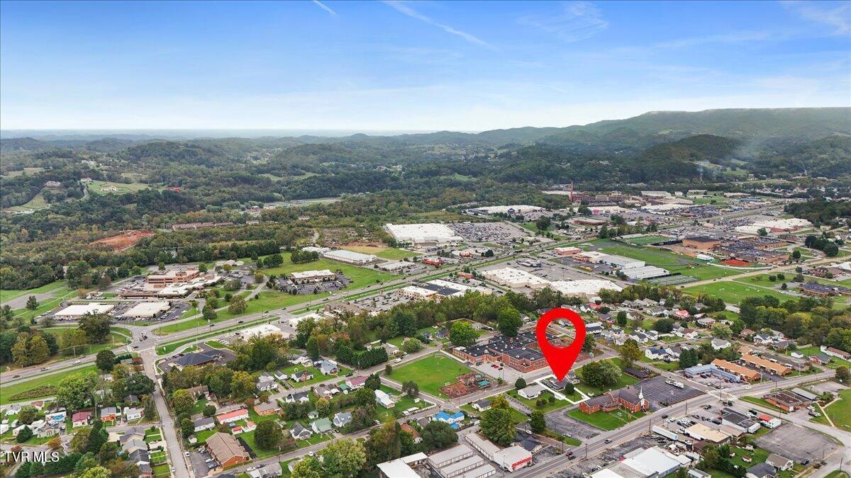 1312 Happy Valley Street, Elizabethton, Tennessee image 2