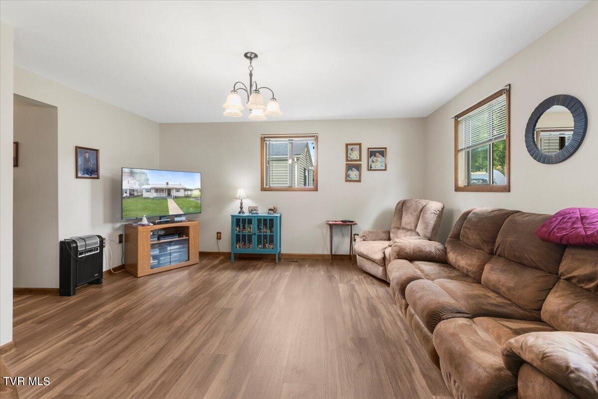 1312 Happy Valley Street, Elizabethton, Tennessee image 9